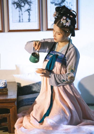处一女一级a一片老师机_十万网红美女美酱